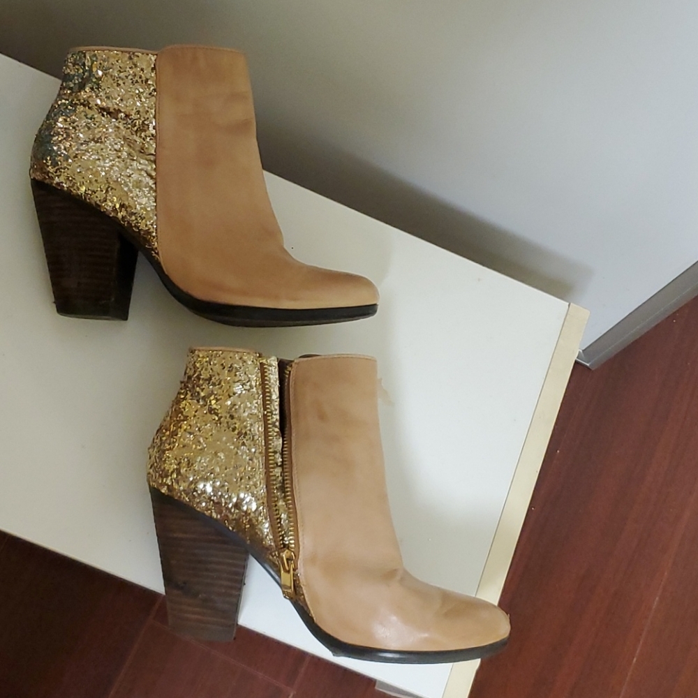 Vince camuto beige gold booties (rarely worn)